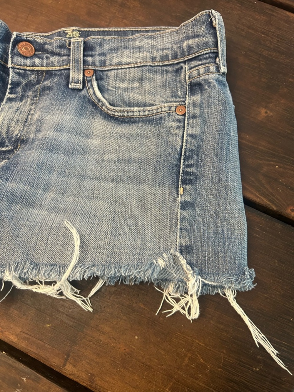 7 for all Mankind Dojo Frayed Light Wash Denim Cutoff Shorts 28 - Picture 8 of 9